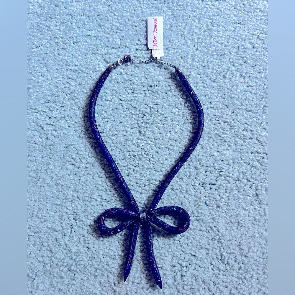 Betsy Johnson blue multi mesh bow statement necklace